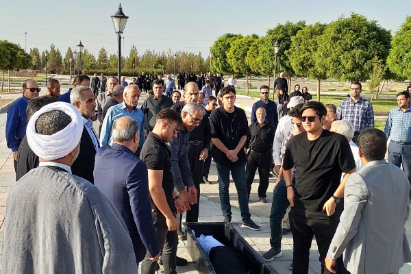 قدیمی ترین « خبرنگار » رفسنجان در آغوش خاک آرام گرفت