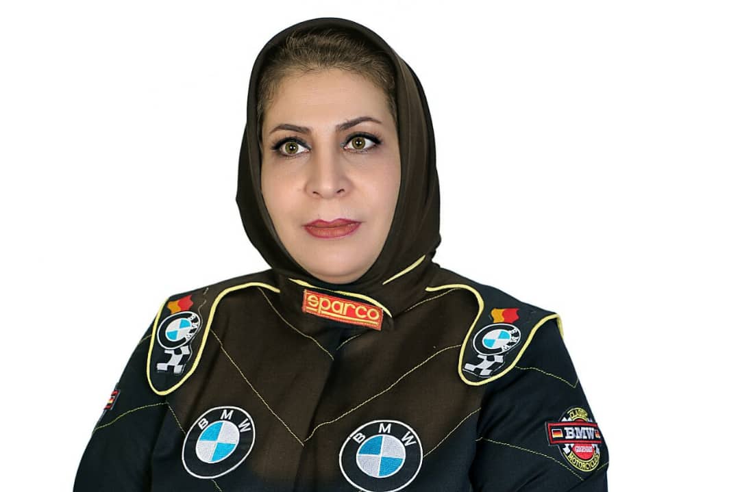اخذ گواهینامه مربیگری درجه ۲ اتومبیلرانی گرایش ریس توسط بانوی رفسنجانی
