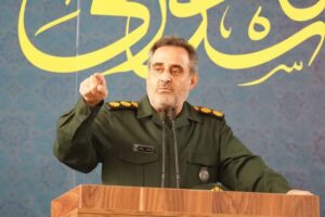 پاسداران، مدافعان اصلی انقلاب هستند